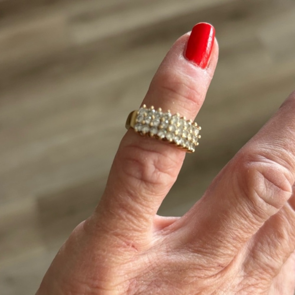 10k yellow gold ring with stones